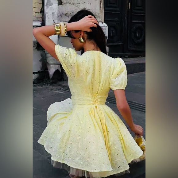 LEMONCELLO Chic Yellow Puff Sleeve Mini Dress - Picture 3 of 4